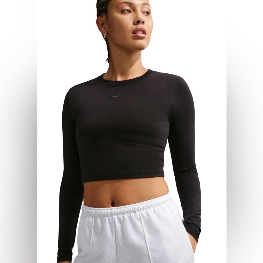 🆕 NIKE | Cropped Long Sleeve Top | Slim Fit Athletic Tee | Swoosh Shirt